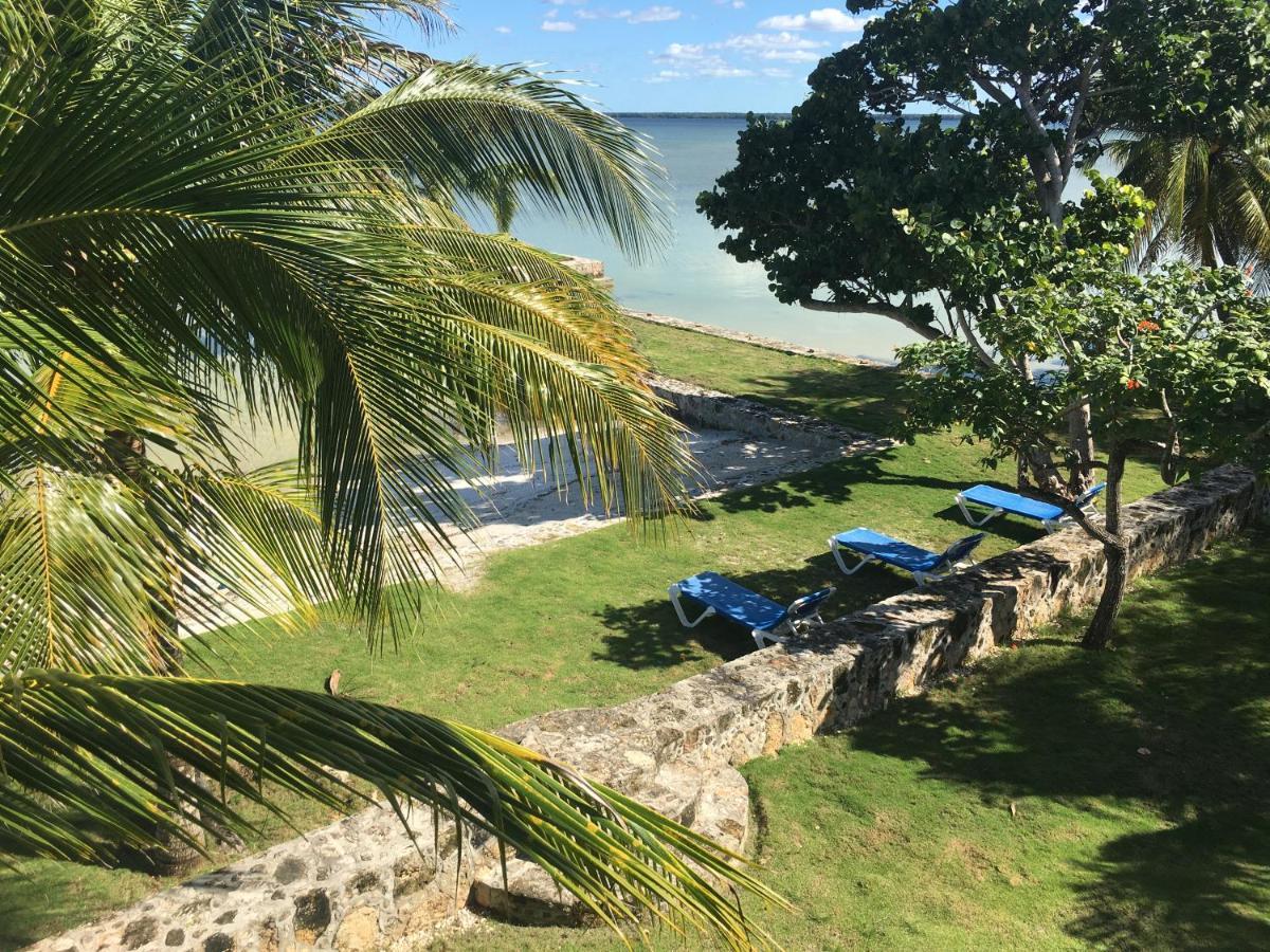 Almond Tree Hotel Resort Corozal Bagian luar foto