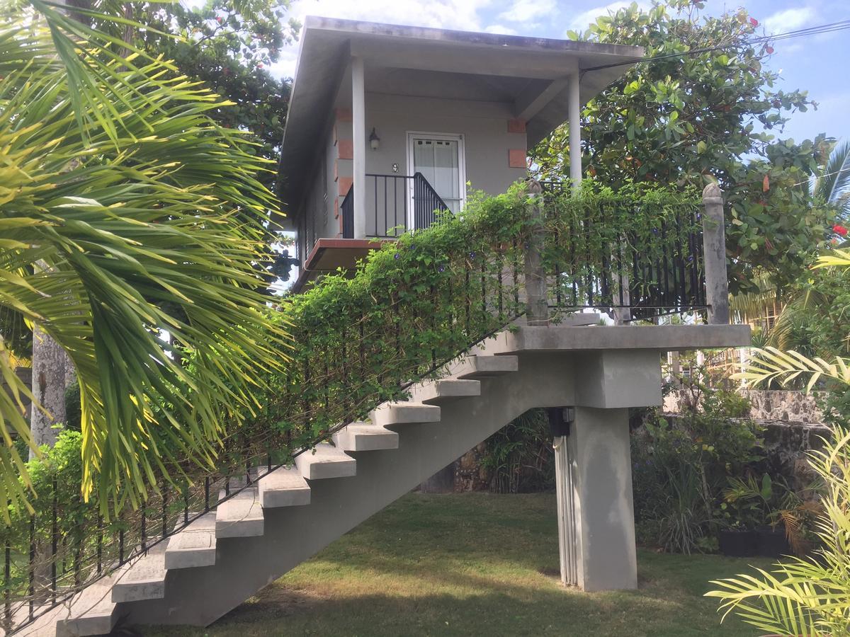 Almond Tree Hotel Resort Corozal Bagian luar foto