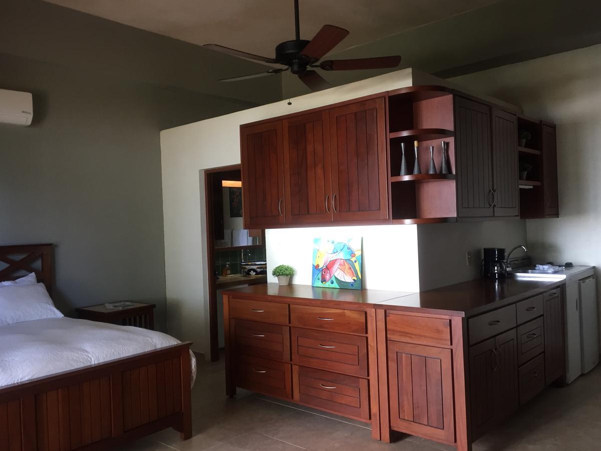 Almond Tree Hotel Resort Corozal Bagian luar foto
