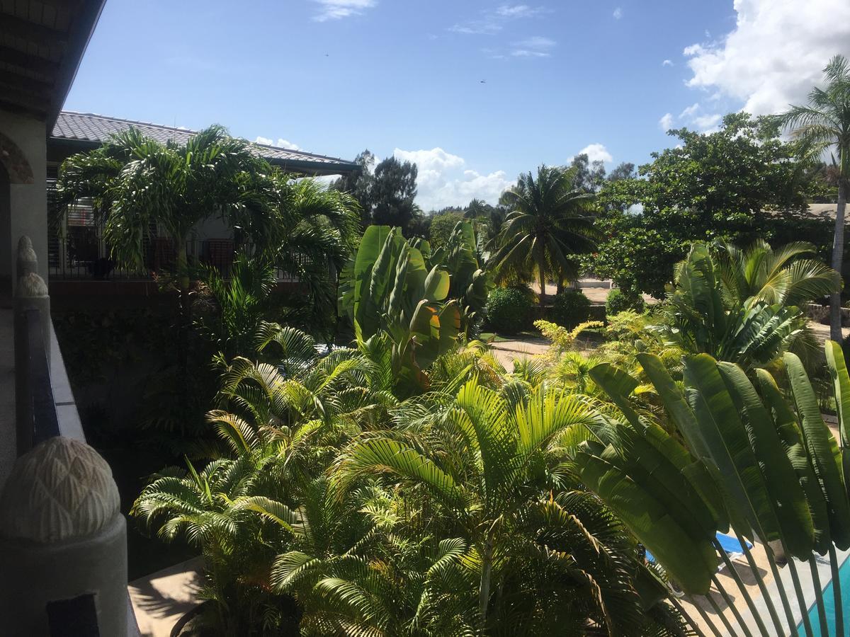Almond Tree Hotel Resort Corozal Bagian luar foto