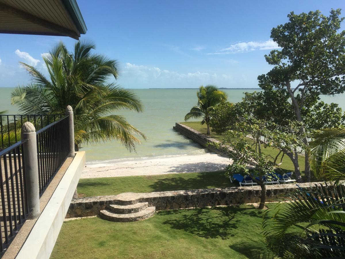 Almond Tree Hotel Resort Corozal Bagian luar foto