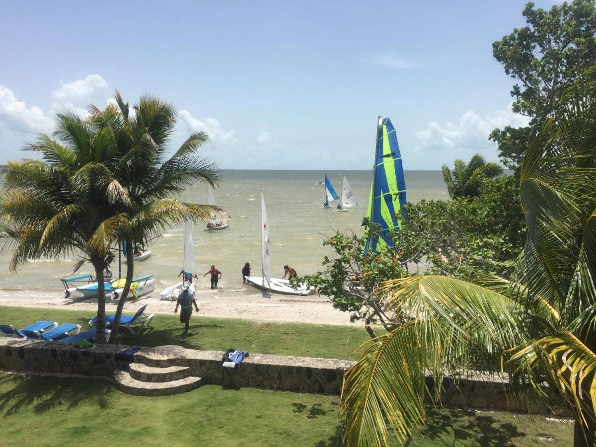 Almond Tree Hotel Resort Corozal Bagian luar foto